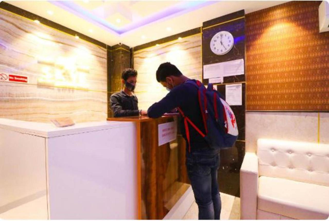 Wowstops-Clark Near Delhi Airport Hotel New Delhi Bagian luar foto