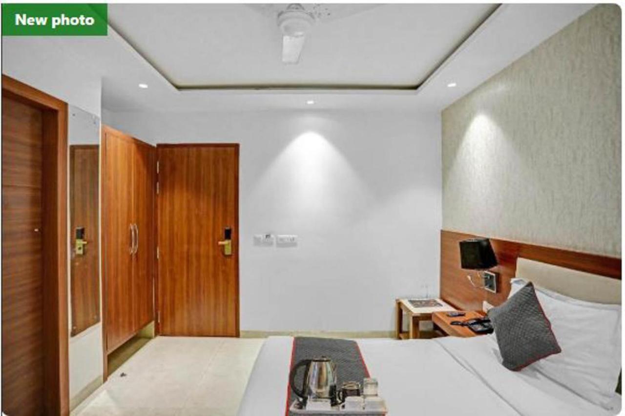 Wowstops-Clark Near Delhi Airport Hotel New Delhi Bagian luar foto