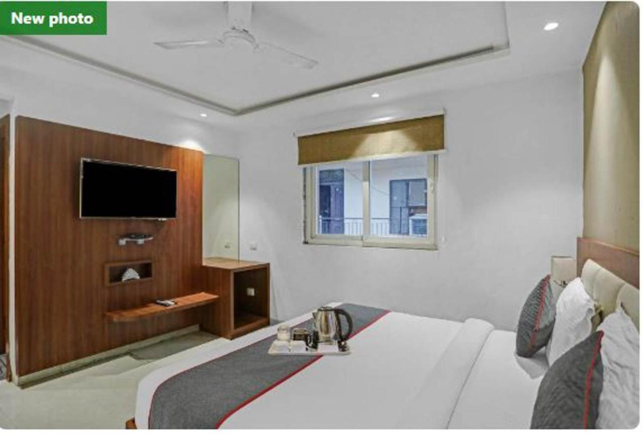 Wowstops-Clark Near Delhi Airport Hotel New Delhi Bagian luar foto
