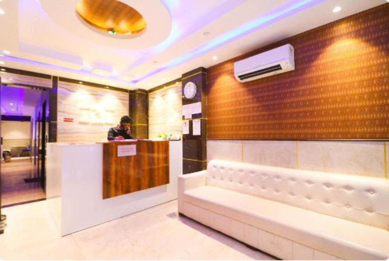Wowstops-Clark Near Delhi Airport Hotel New Delhi Bagian luar foto